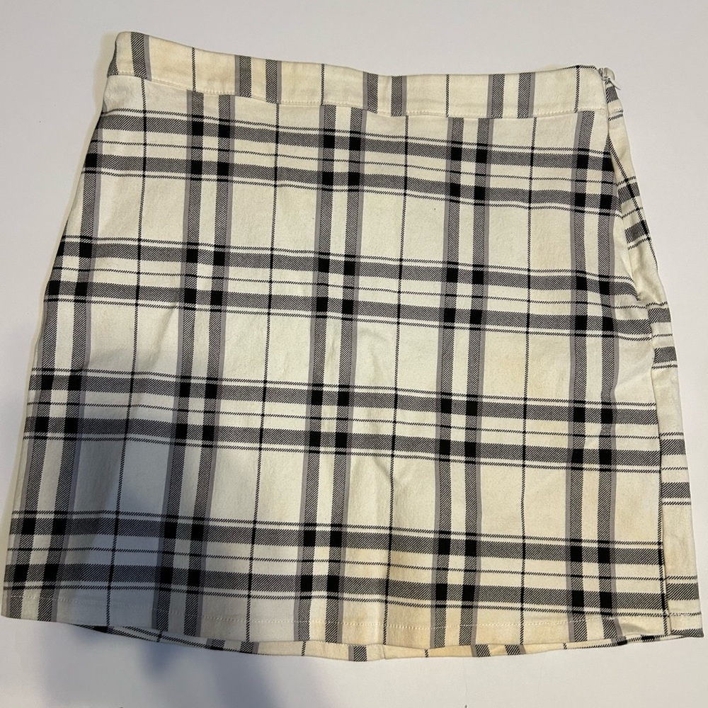 Forever 21 Checkered Mini Skirt in Cream and Black